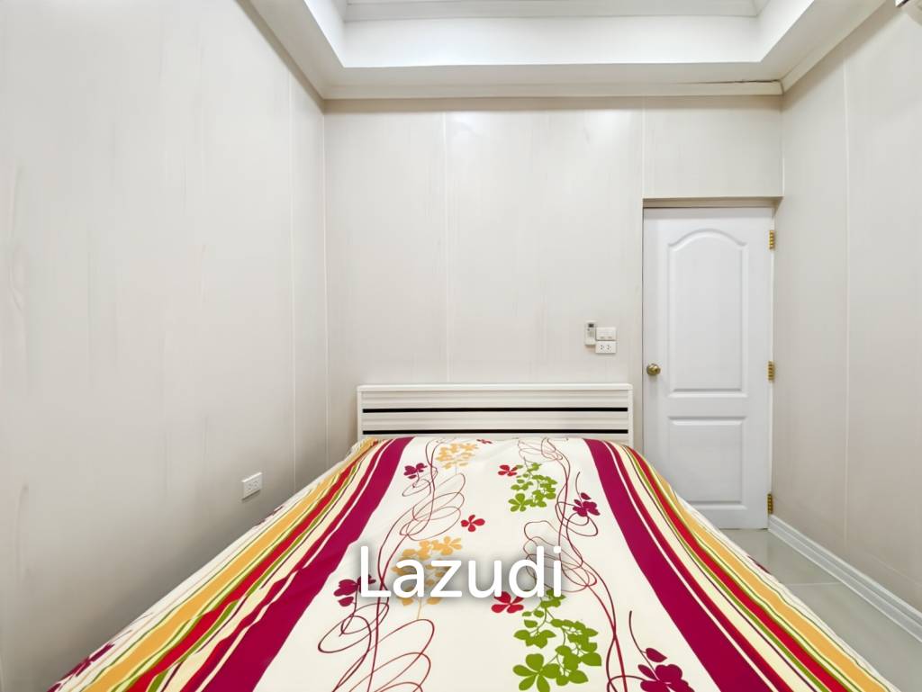 picture 4 Bedroom House Only A Few Steps To The Beach - 26/32