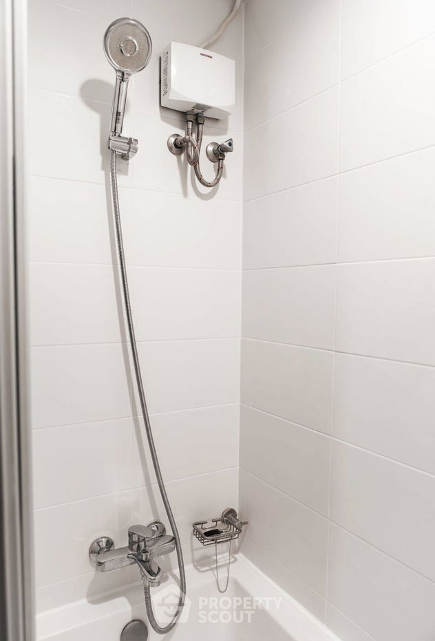 picture 1-BR Condo at Lumpini Place Rama 9–Ratchada near MRT Phra Ram 9 (ID 2308502) - 11/32
