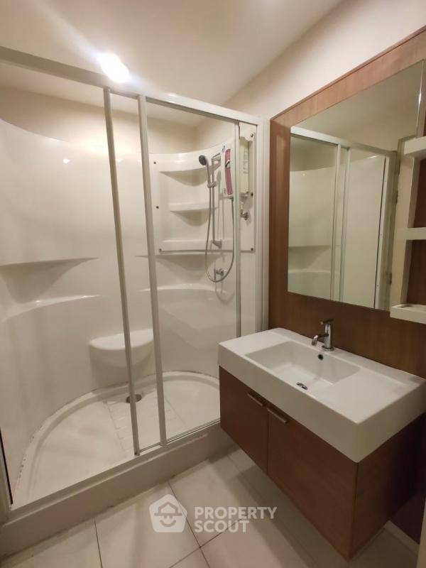 picture 1-BR Condo at Q House Sathorn near BTS Krung Thon Buri (ID 1898952) - 12/12