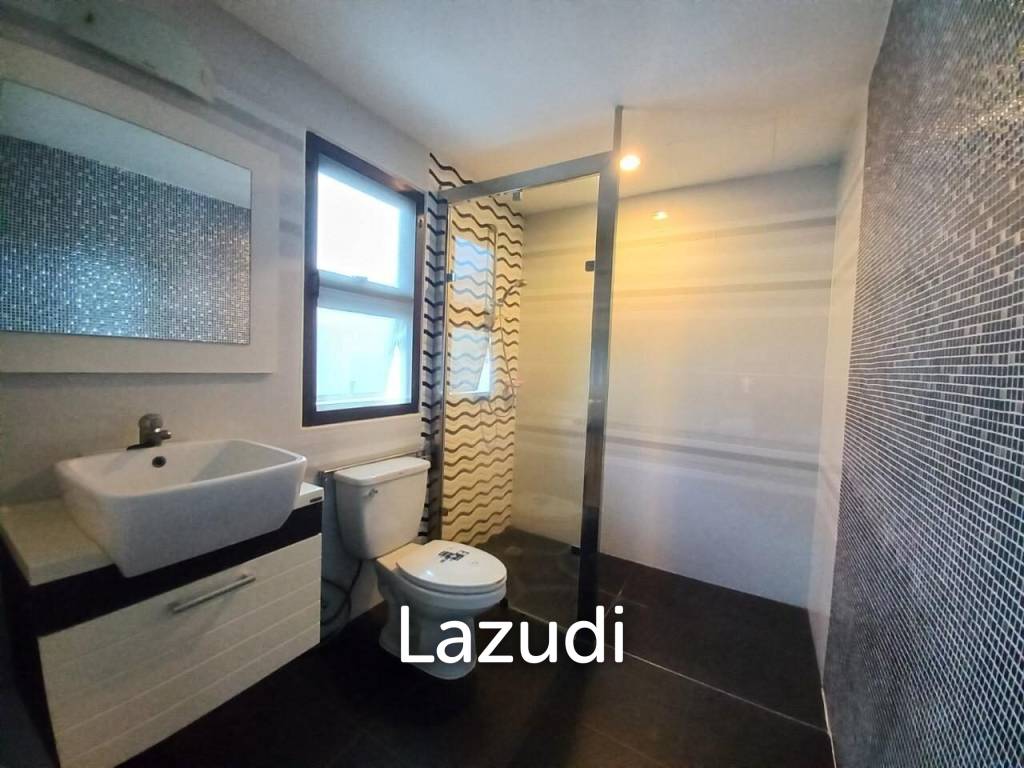picture Large Private House for Sale in East Pattaya - 15/19