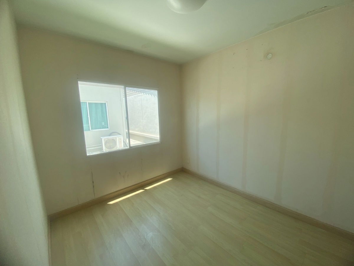 picture Sell Twin House 28 sq.wah, The Village Bangna Km.10, Samut Prakan - 10/17