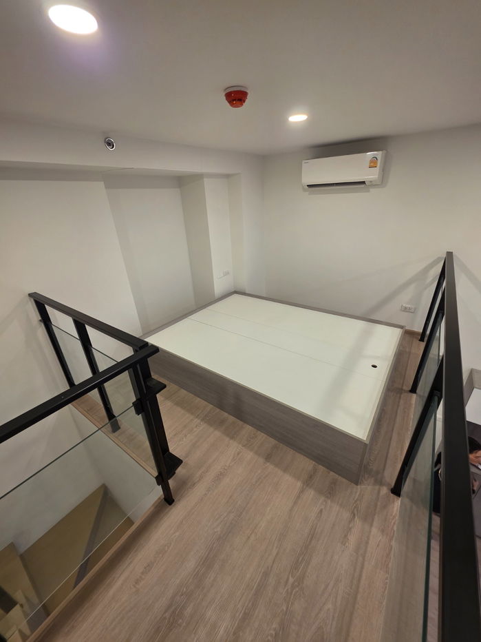 picture 🔥 Hot Deal! Corner condo near MRT Yaek Nonthaburi 1 – high ceiling, spacious, pool view, same floor as facilities. Special price only 3.99 MB! - 8/30