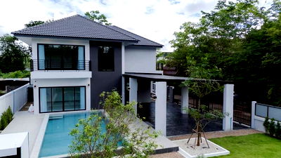 บ้านเดี่ยว ไปรษณีย์สันกำแพง : ขายบ้านเดี่ยวพูลวิลล่า 2 ชั้น พร้อมสระว่ายน้ำระบบเกลือ พิกัดสันกลาง-เชียงใหม่ ไม่มีค่าส่วนกลาง T.0946511456