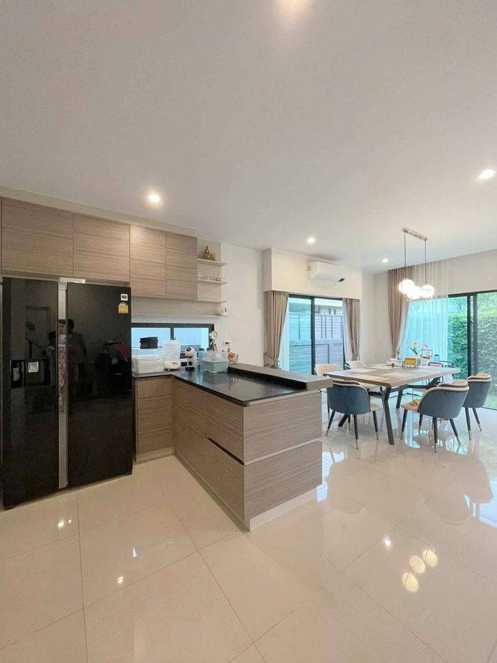 picture Two-story detached house for rent, corner unit, Saransiri Village, Rangsit - 8/23