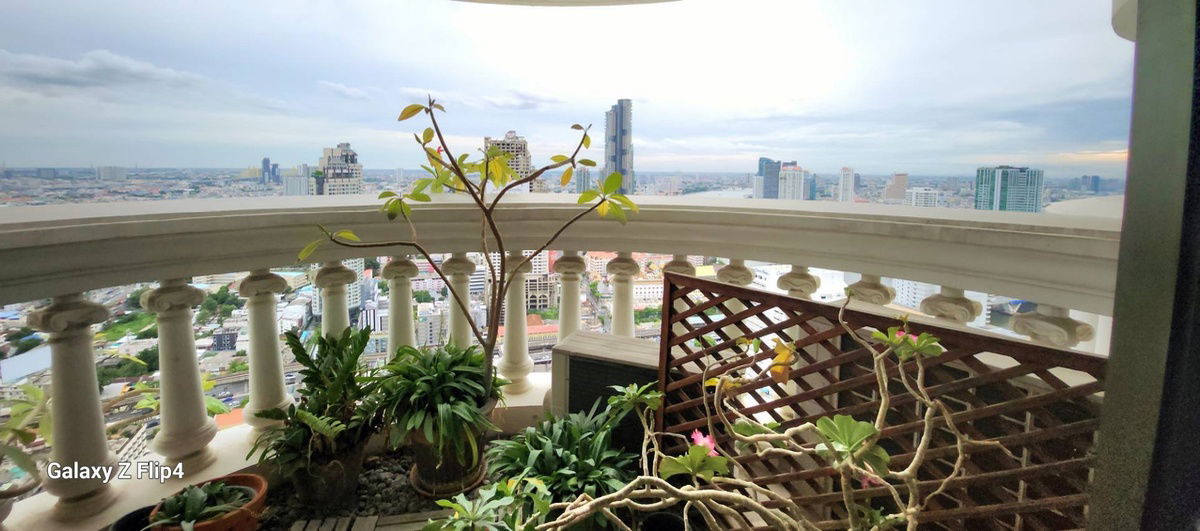 picture State Tower for rent, beautiful, high floor, ready to move in, river view, near BTS Saphan Taksin. Interested, add Line @841qqlnr - 15/16