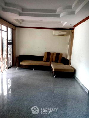 Houses for sale Srinakarin-Romklao Road : 3-BR House close to Suvarnabhumi Airport (ID 1540573)