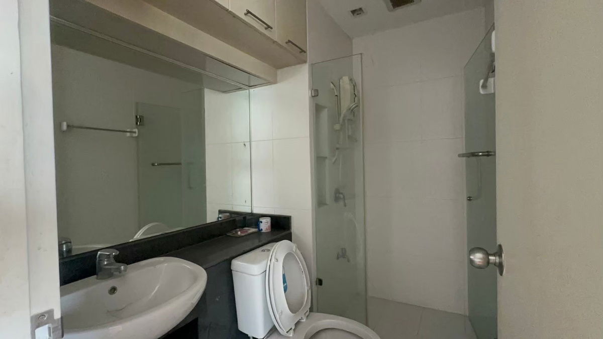 picture CONDO FOR SALE FREE IPHONE 17PROMAX - 6/17