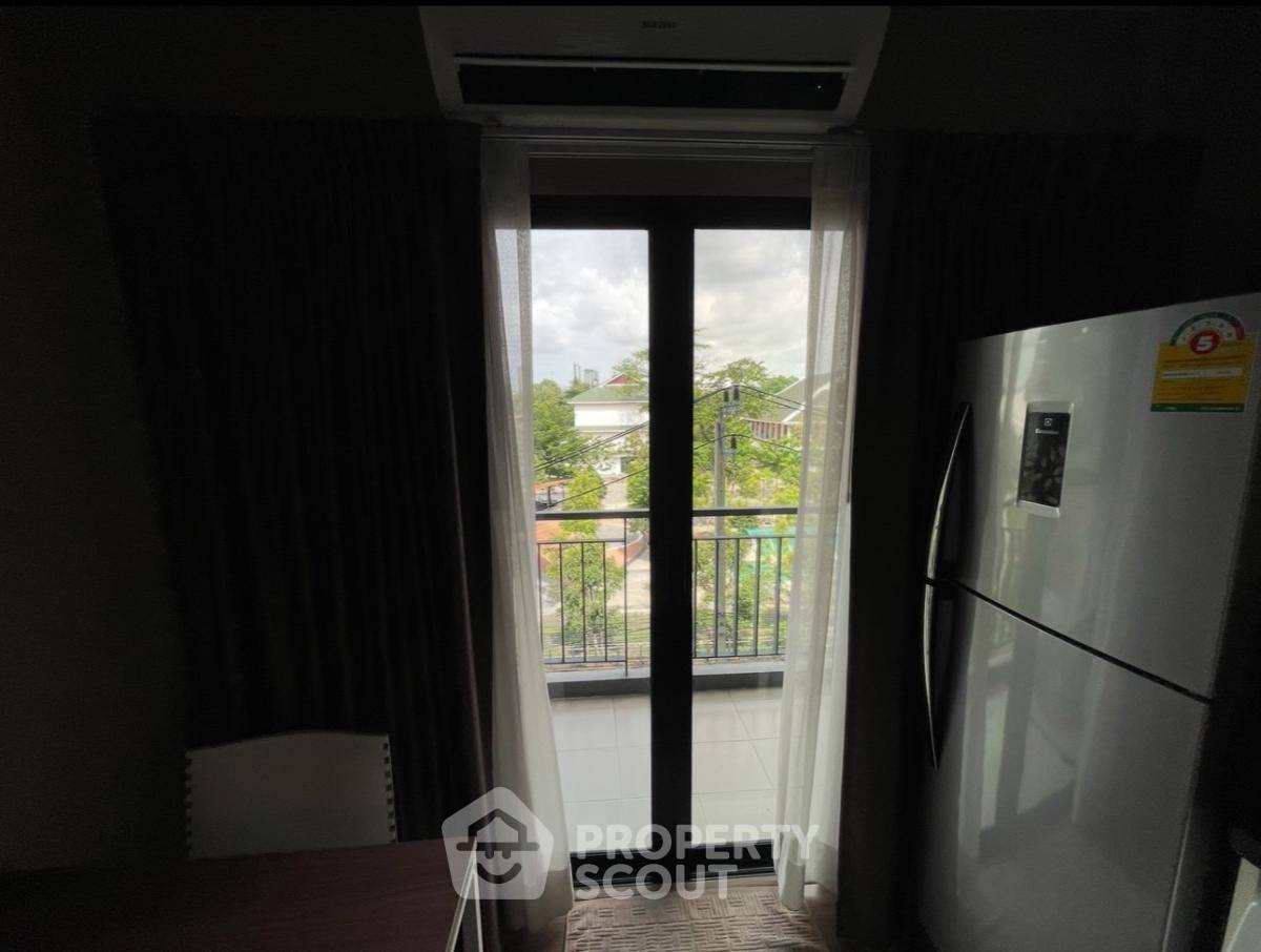 picture 2-BR Condo at Hallmark Ngam Wong Wan near MRT Ministry of Public Health (ID 1991449) - 11/14