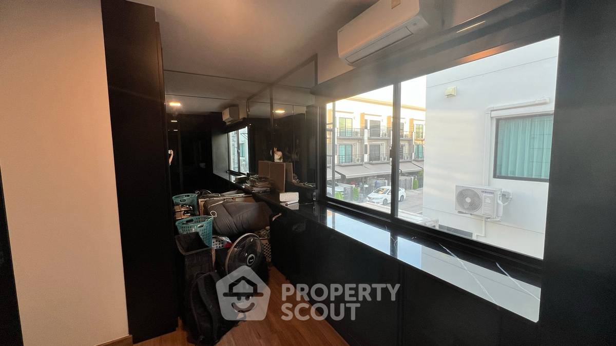picture 3-BR Townhouse in Prawet (ID 1884842) - 6/19