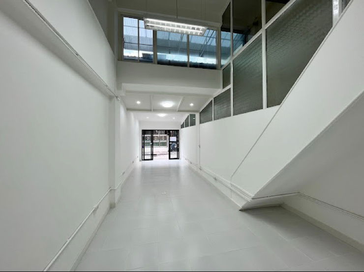 picture For Rent: Newly renovated shophouse, Convenient Location, 5mins walk to UTCC university - 3/10