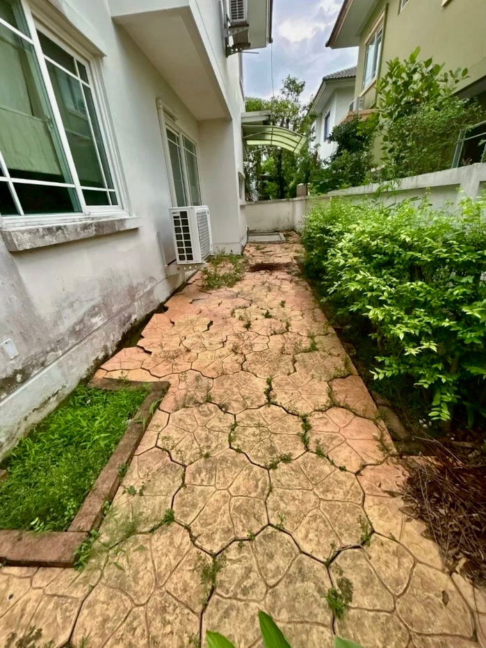 picture 🏡 For Sale: 2-Storey Detached House in Mantana Rama 9 – Srinakarin Beautiful, fully furnished home in a premium gated community by Land & Houses. - 34/35