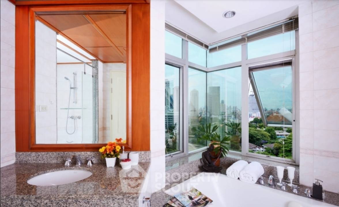 picture 2-BR Condo at Suan Phinit Place near BTS Chong Nonsi (ID 399891) - 4/10