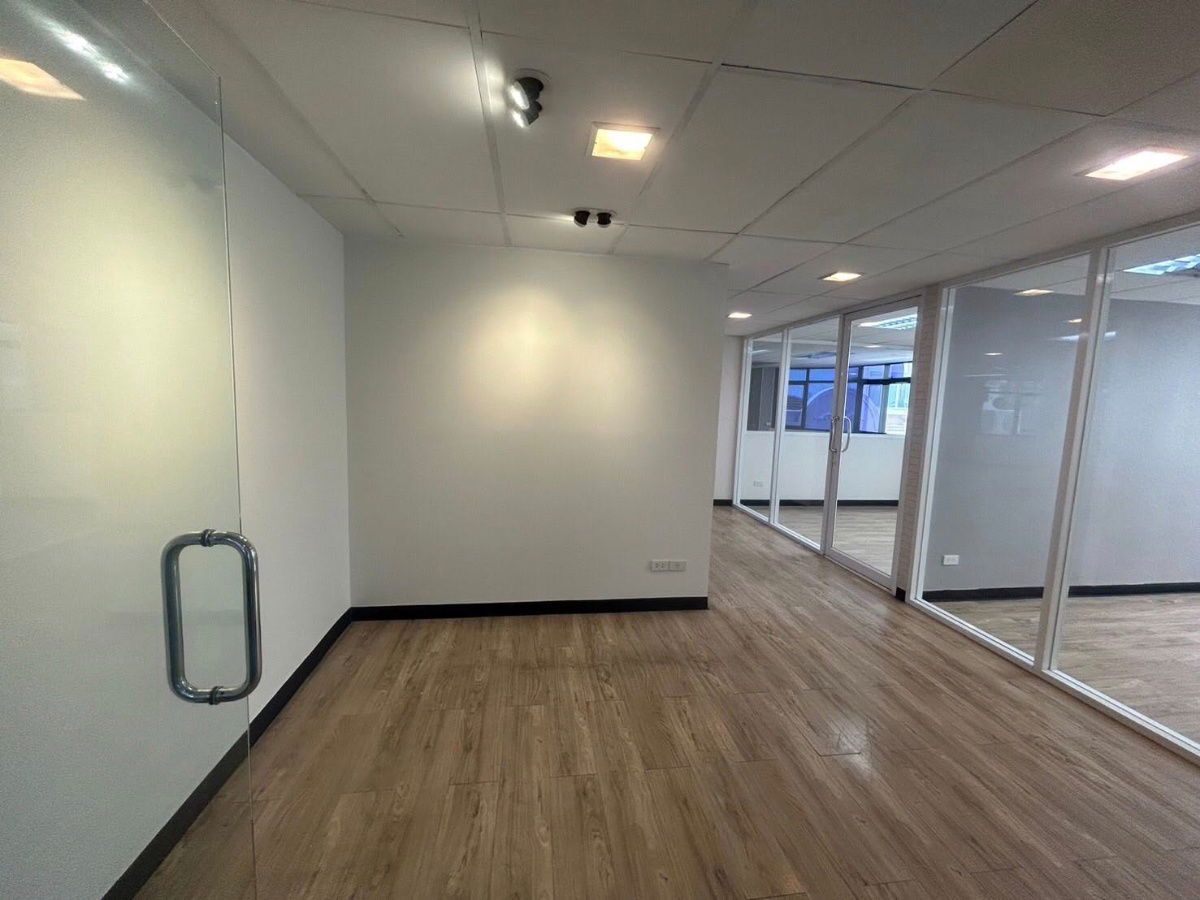 picture 🏢 Office for rent – ​​in the heart of Sathorn, near BTS Saint Louis, 400 baht per sq m. Property code: RS1814 - 12/13