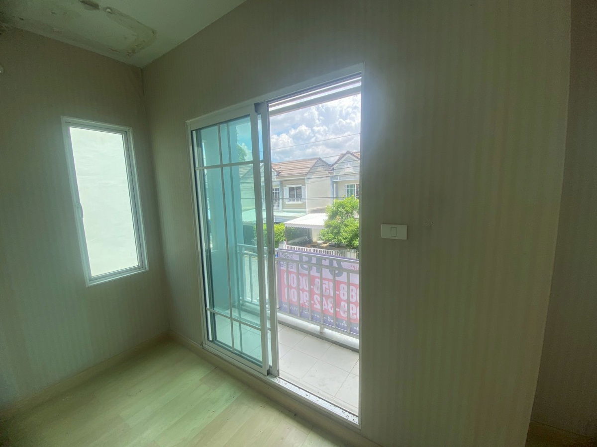 picture Sell Twin House 28 sq.wah, The Village Bangna Km.10, Samut Prakan - 13/17