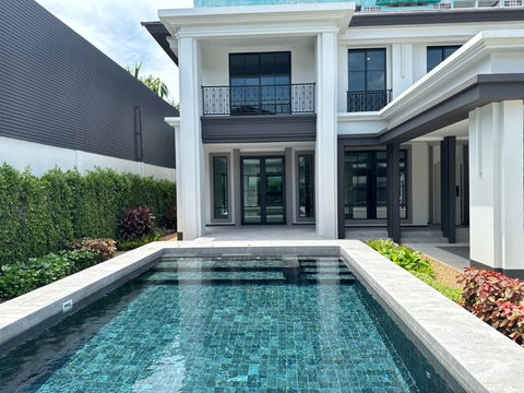 📣📣 For rent LESE Bearing 32  4 Bedrooms with Private swimming pool