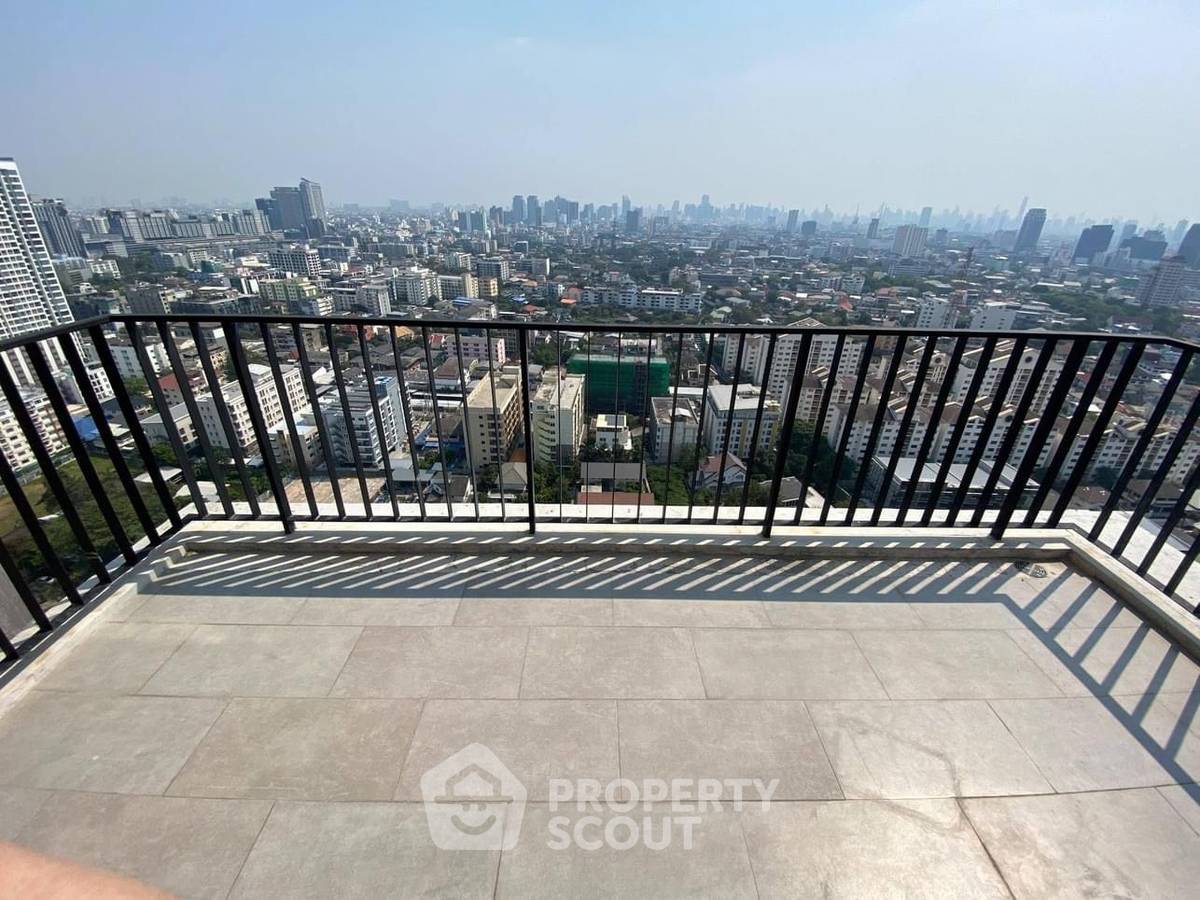 picture 2-BR Condo at The Issara Ladprao near MRT Lat Phrao (ID 1396689) - 7/16