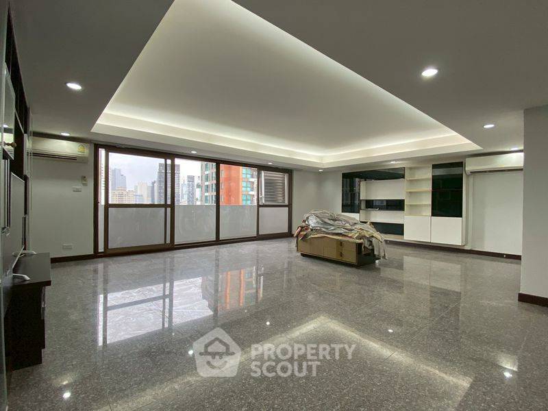 picture 4-BR Condo at Royal Castle Sukhumvit near BTS Phrom Phong (ID 886675) - 3/25