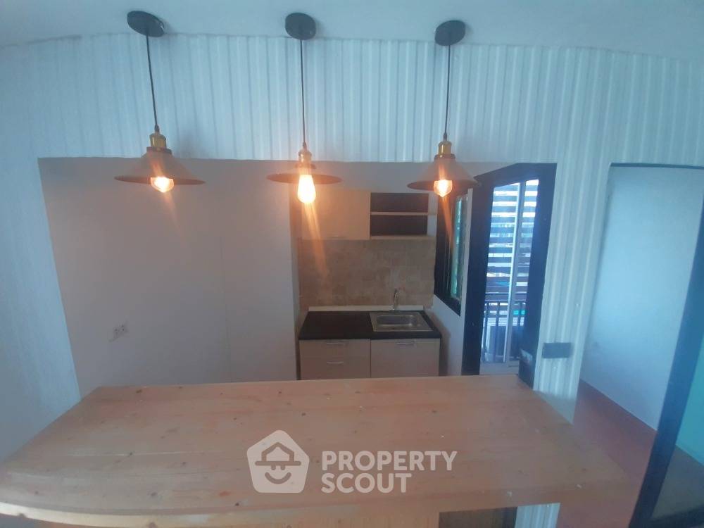 picture 1-BR Condo at Regent Home 10 Chaengwattana in Anusawari (ID 847678) - 4/10