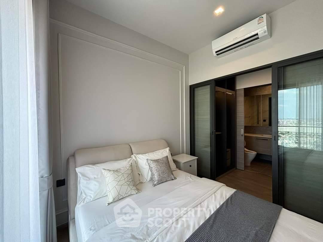 picture 1-BR Condo at The Crest Park Residences near MRT Phahon Yothin (ID 1852737) - 2/10