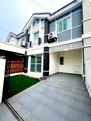 Townhouses for rent Bangkok : Townhouse for rent, Pruksa Ville Village, Ramkhamhaeng 50, with air conditioning and furniture, ready to move in