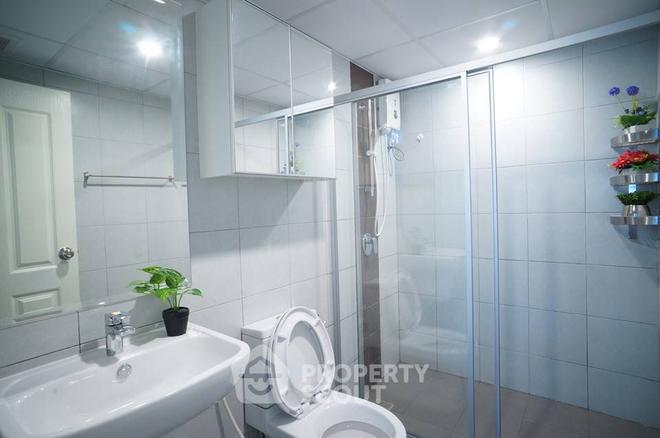 picture 2-BR Condo at Supalai City Resort Bearing Station near BTS Bearing (ID 825561) - 2/11