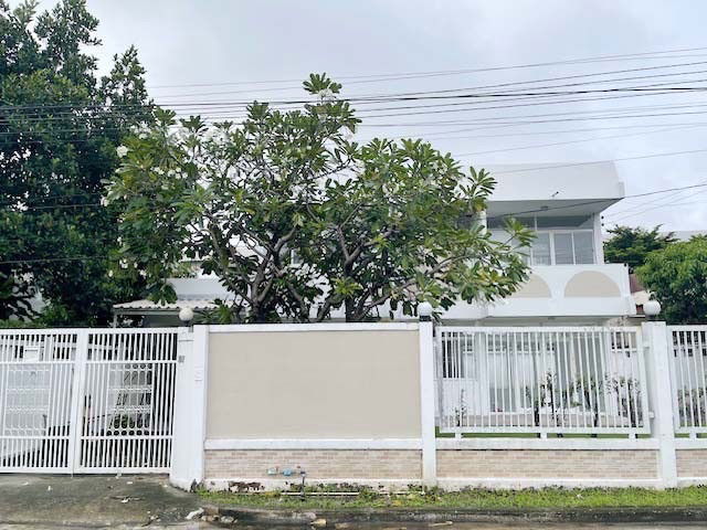 รูป ให้เช่า บ้านเดี่ยว 2 ชั้น ซอยลาดพร้าว 107 บางกะปิ ใกล้เดอะมอลล์บางกะปิ ปากซอย รพ. เวชธานี RBAC  อยู่อาศัย หรือเป็นสำนักงาน จดบริษัทได้ - รูปที่ 2/24