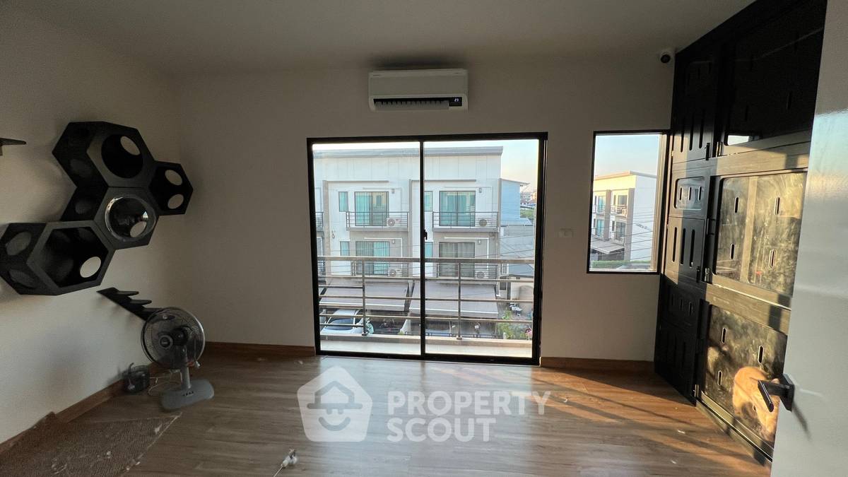 picture 3-BR Townhouse in Prawet (ID 1884842) - 16/19