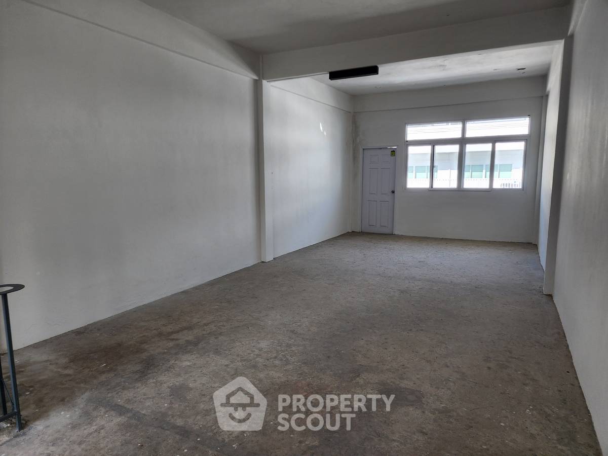 picture 3-BR Condo at Namchok Condominium in Hua Mak (ID 2291164) - 13/15