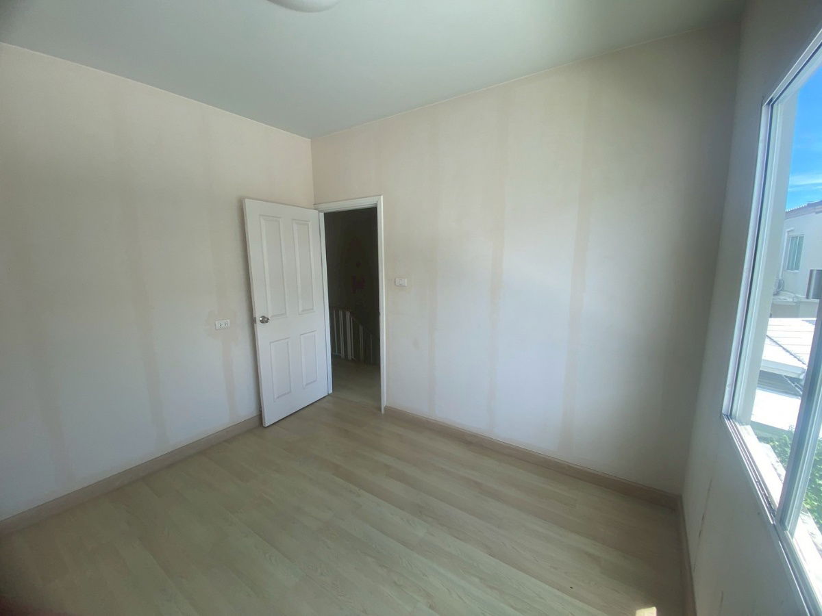 picture Sell Twin House 28 sq.wah, The Village Bangna Km.10, Samut Prakan - 8/17