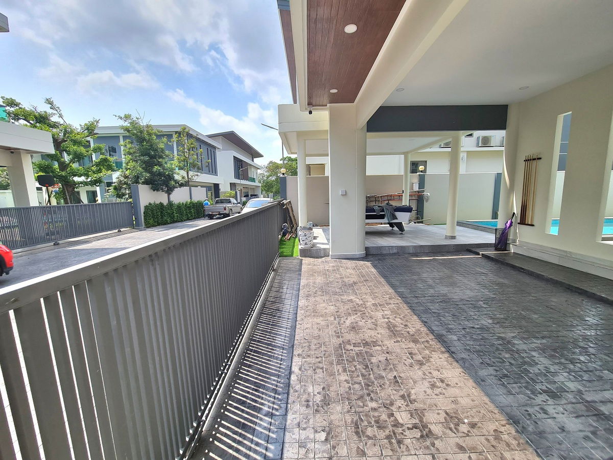 picture Modern 5 BR Luxury Pool Villa near Mabprachan Lake | Pattaya - 5/44