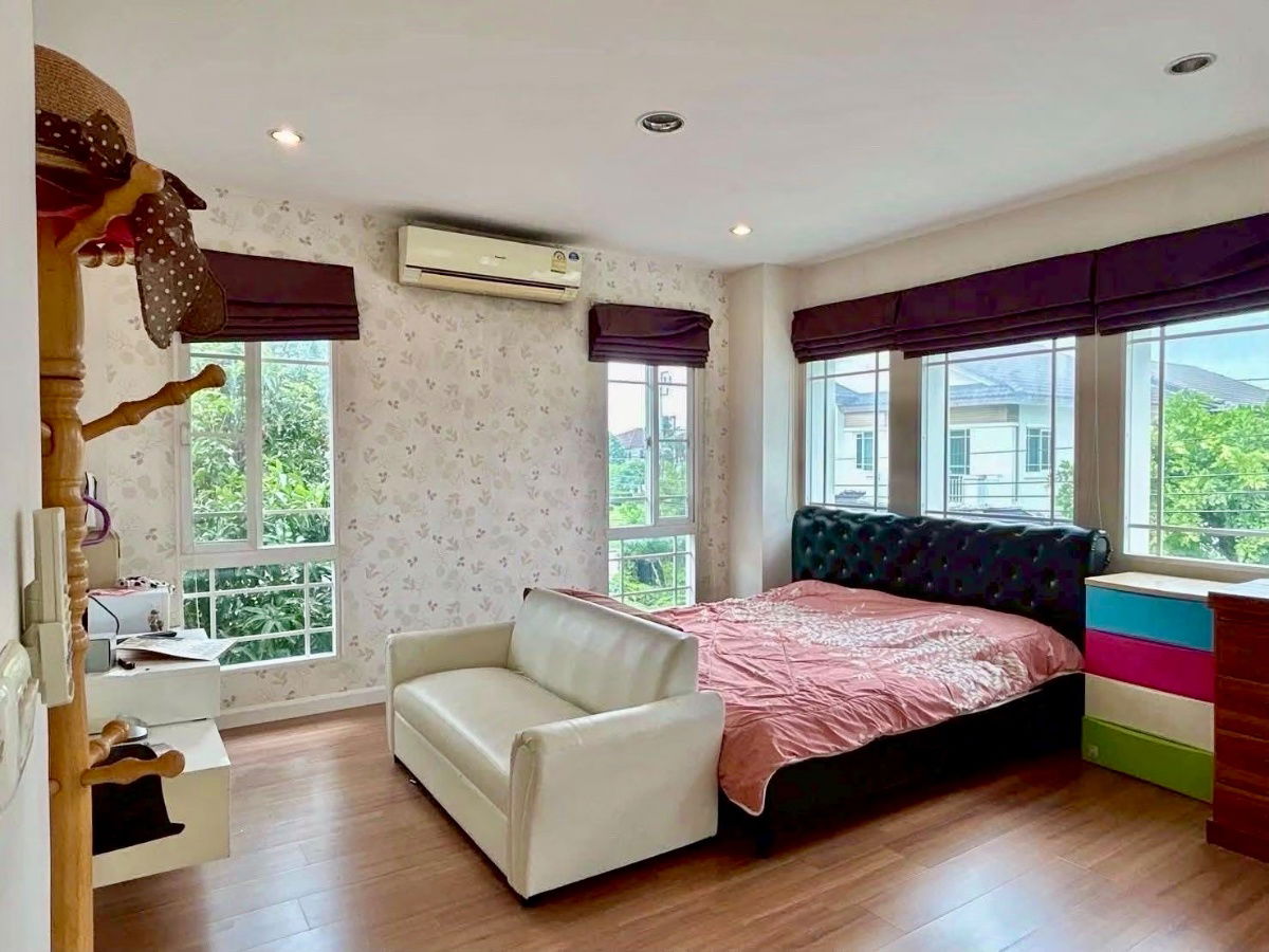picture 🏡 For Sale: 2-Storey Detached House in Mantana Rama 9 – Srinakarin Beautiful, fully furnished home in a premium gated community by Land & Houses. - 25/35