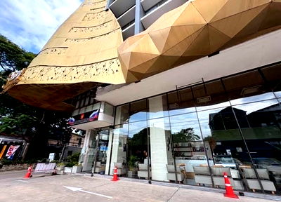 Retail spaces for rent : ✨ Hot Opportunity! For Rent – Cafe / Bar Space in Nimman Soi 5, right on the main road, under Stay With Nimman Hotel – Ground Floor (1st Floor)