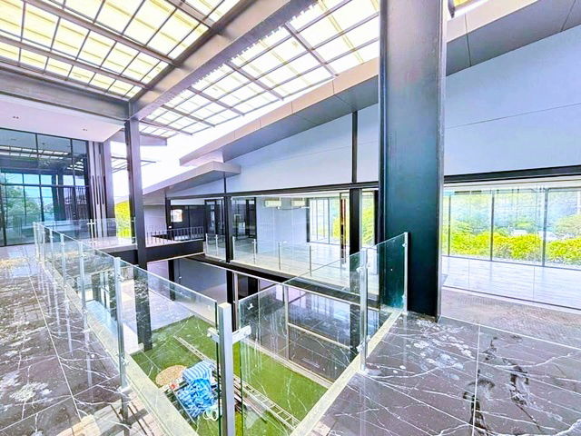 picture MRT SriBearing SriLasalle 1.2km. Large office space for rent 255sq.wa. 1,005sq. m. Makro Srinakarin - 4/8