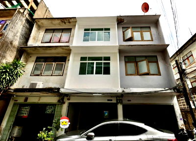 เช่าทาวน์โฮม ถนนสีลม : 📍 ให้เช่าทาวน์เฮ้าส์ 4 ชั้น พร้อมดาดฟ้า ใจกลางสาทร – เดิน 1 นาทีถึงอัสสัมชัญ! 💥 รีโนเวทใหม่ทั้งหลัง! ไม่เคยปล่อยเช่ามาก่อน