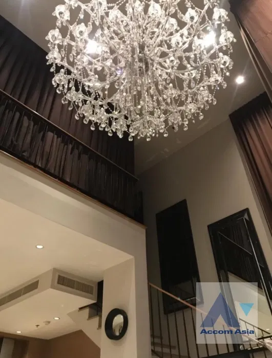 picture 🔼🔽 AccomA 📩 Duplex Condo 1 BR Condominium @The Emporio Place (AA41783) - 20/20