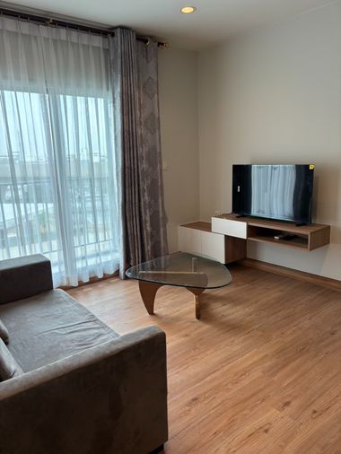 ใกล้รถไฟฟ้า และรถประจำทาง เซนทริค ติวานนท์