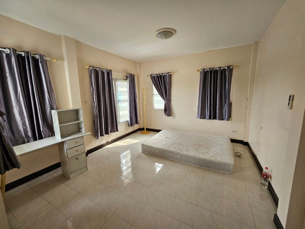 picture Now available for rent! House for rent in Thailand, Fha Piyaram, Lam Luk Ka, Klong 6 (Phase 7) 🛌 3 Bedrooms 🚻 2 Bathrooms ❄️ 3 Air Conditioners - 7/9