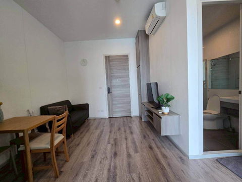 The Mall Bangkapi 600 m. Price  12,500 Baht Condo Knightsbridge Collage Ramkhamhaeng ( Rental )