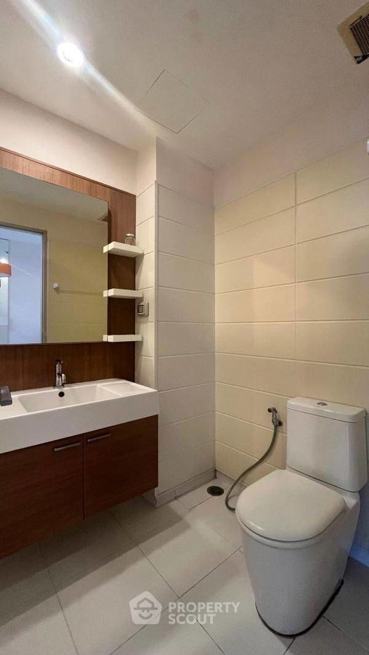 picture 1-BR Condo at Q House Sathorn near BTS Krung Thon Buri (ID 1898952) - 11/12