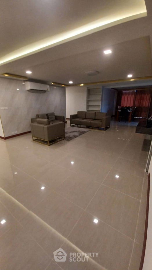 picture 3-BR Condo at President Park Condominium near MRT Queen Sirikit National Convention Centre (ID 1464732) - 4/5