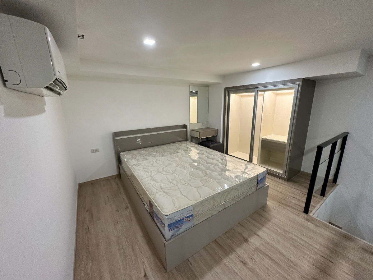 picture Fully furnished room for rent , near ARL and MRT Huamak station - 12/14