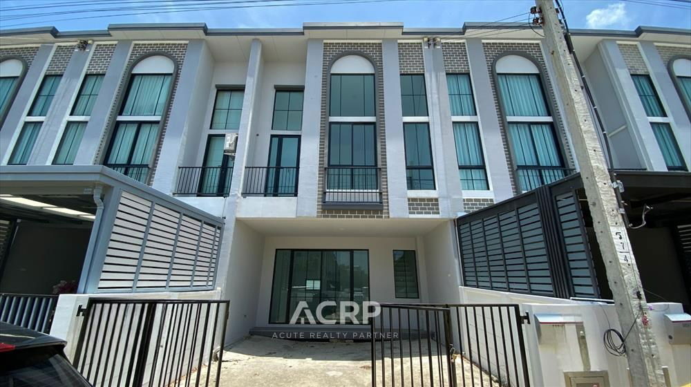 picture Modern Loft-Style 2-Storey Townhome for Sale – Chewa Home Pracha Uthit - 1/20