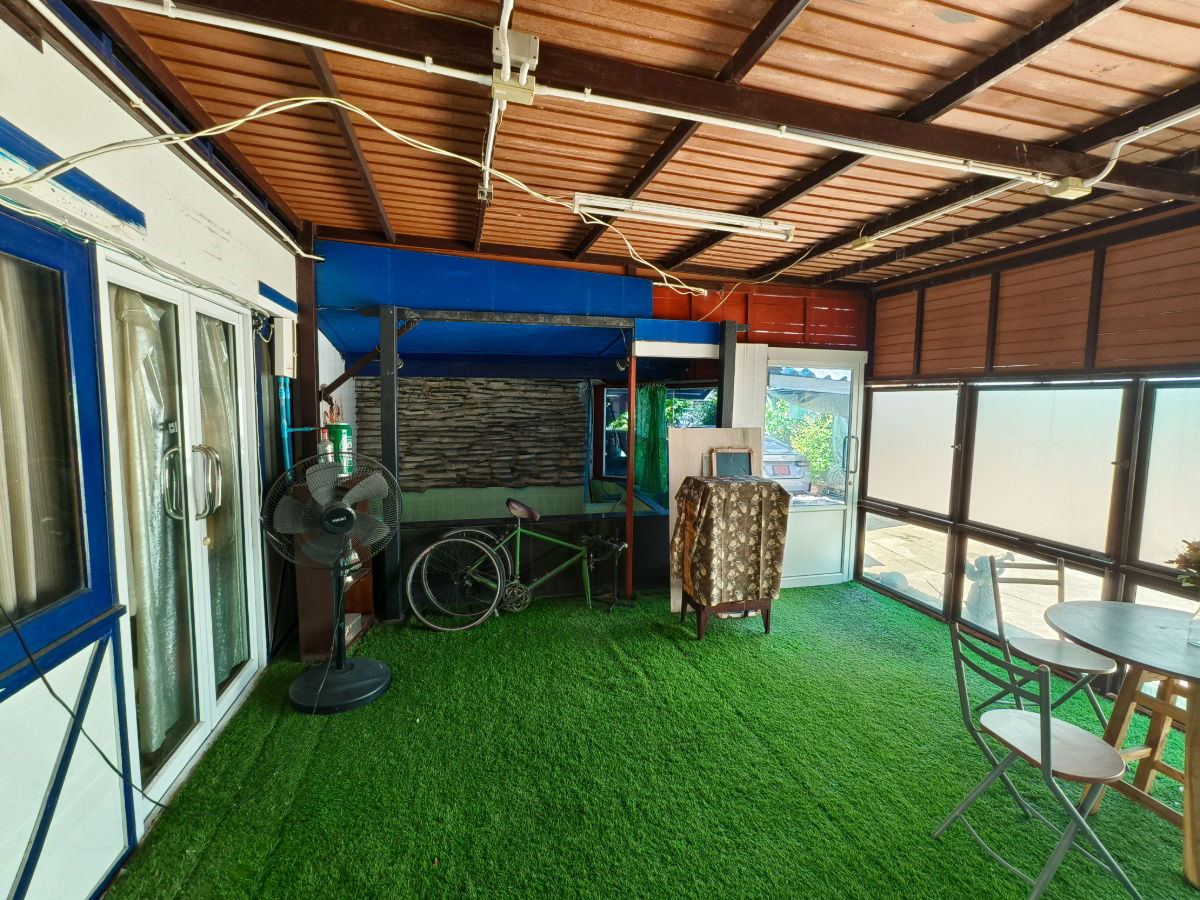 picture Best Price in Dusit District - House and Land for Sale in Soi Samsen 22 Total area: 142.5 square wah (1 ngan 42.5 square wah)    - 7/24