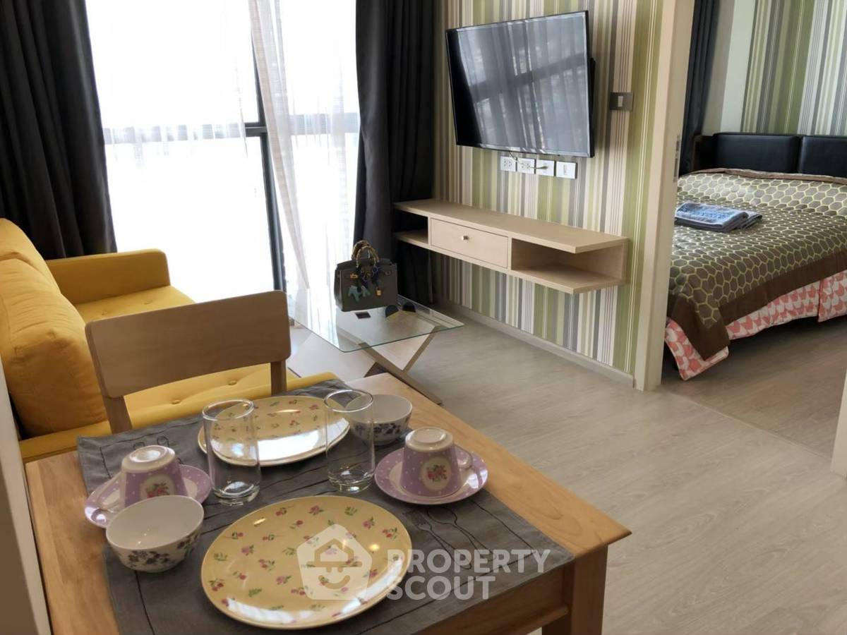 picture 1-BR Condo at Rhythm Asoke Ll near MRT Phra Ram 9 (ID 2311323) - 1/19