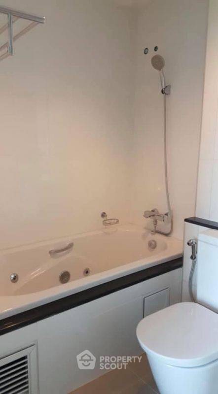 picture 3-BR Condo at Knightsbridge Sky River Ocean near BTS Pak Nam (ID 2143905) - 9/10