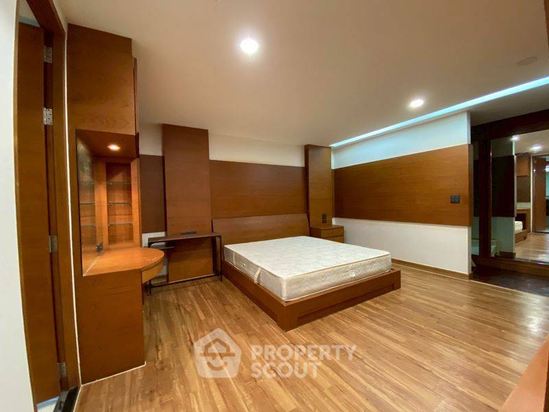 picture 4-BR Condo at City Lakes Tower Sukhumvit 16 Condominium near BTS Asok (ID 985084) - 7/27