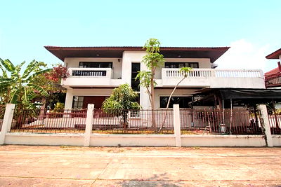 ขายบ้านเดี่ยว : #ขายบ้านเดี่ยวราคาพิเศษ!! 275ตรว.หลังใหญ่ หมู่บ้านโกลเด้นแลนด์  ทำเลทอง! ติดถนนกาญจนาภิเษก – ทวีวัฒนา