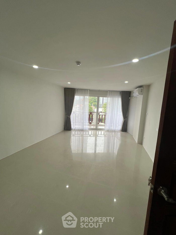 รูป คอนโด 3-ห้องนอน ที่ รอยัล ฮิลล์ รีสอร์ท ใกล้ พัทยาใต้ (ID 2310390) - รูปที่ 13/20