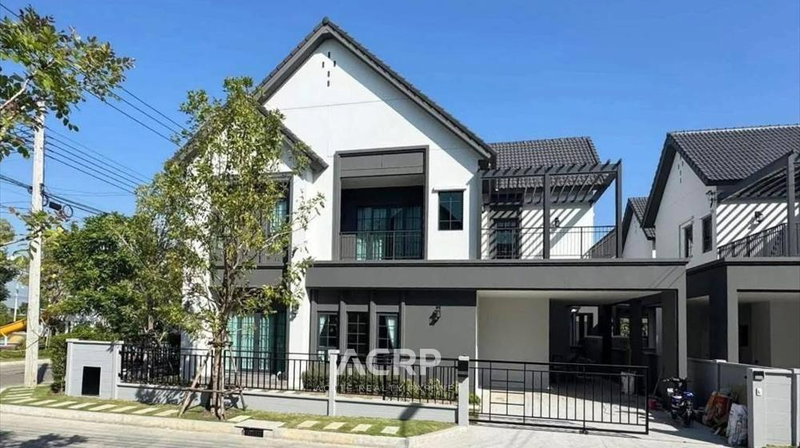 ขายบ้านเดี่ยว : ขาย บ้านเดี่ยว 2 ชั้า เซนโทร บางนาเฟส 2 แปลงมุม ติดสวน เฟอร์นิเจอร์ครบ