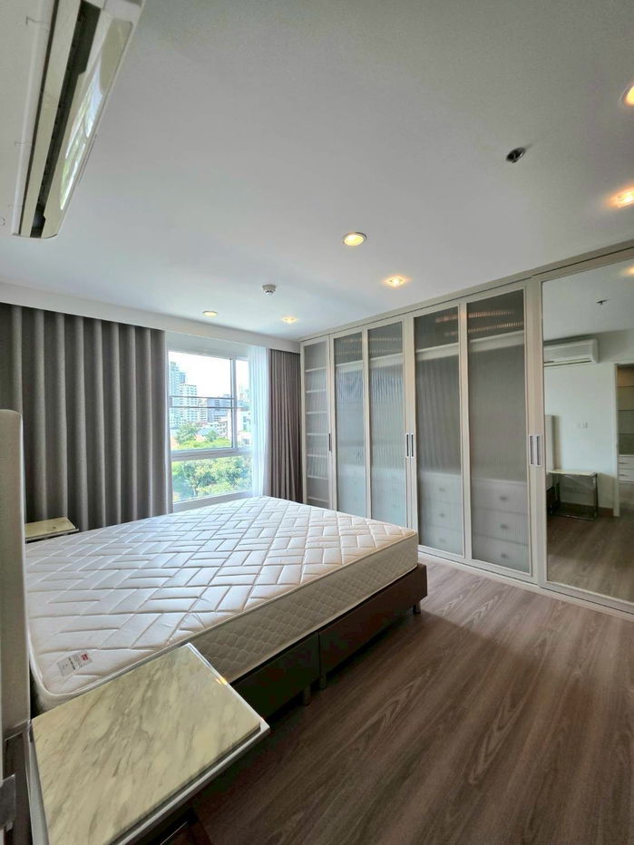 picture 🎯 🎯 Free with a very wide room, airy, good location in the center of Serene Place Sukhumvit 24 - 9/12